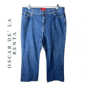 0102W. OSCAR DE LA RENTA DENIM JEANS MEDIUM WASH SIZE 16‎